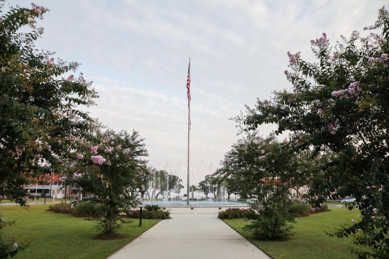 Centennial Plaza Resort Gulfport Exterior photo